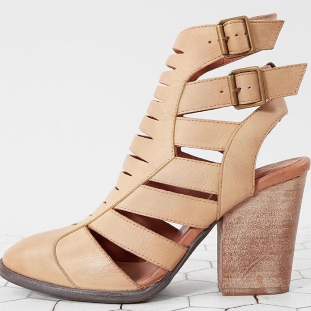 Genuine leather Free People Hayes tan booties size 8.5 brand new, never worn